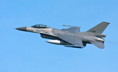 【ハセガワ ドイツレベル】1/32スケール F-16 ファイティング ファルコン 50周年記念